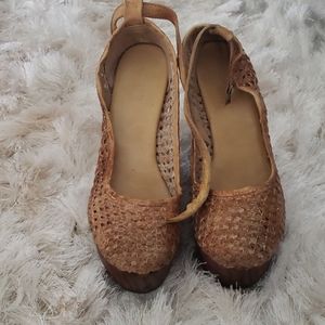 BED/STU Wooden Wedges